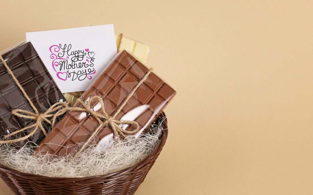 Chocolate Walnut Fudge Made Fresh / Chocolate Walnut Fudge: A…