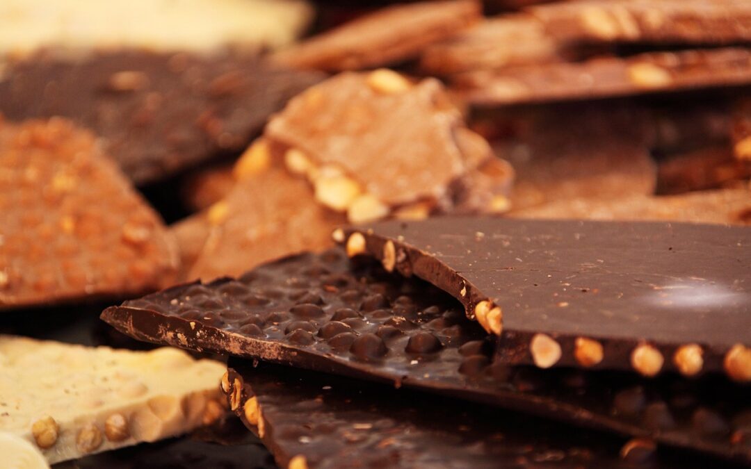 Handmade Chocolate Peanut Butter Fudge / The Sweetest Memories: Making…
